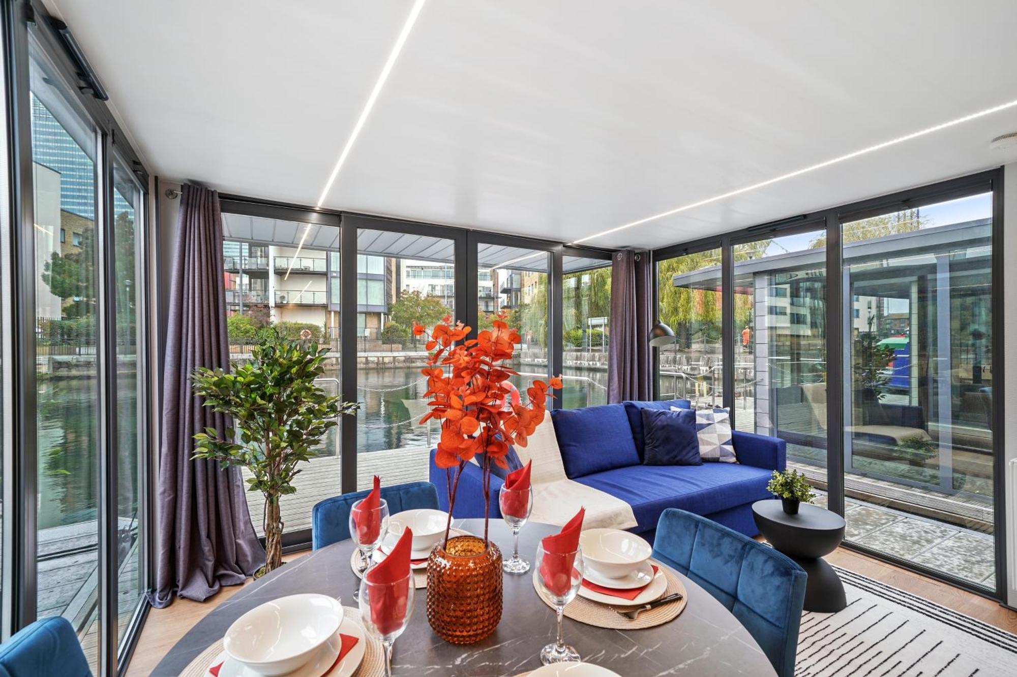 Unique Water Lodge In London - Sleeps 6 ภายนอก รูปภาพ