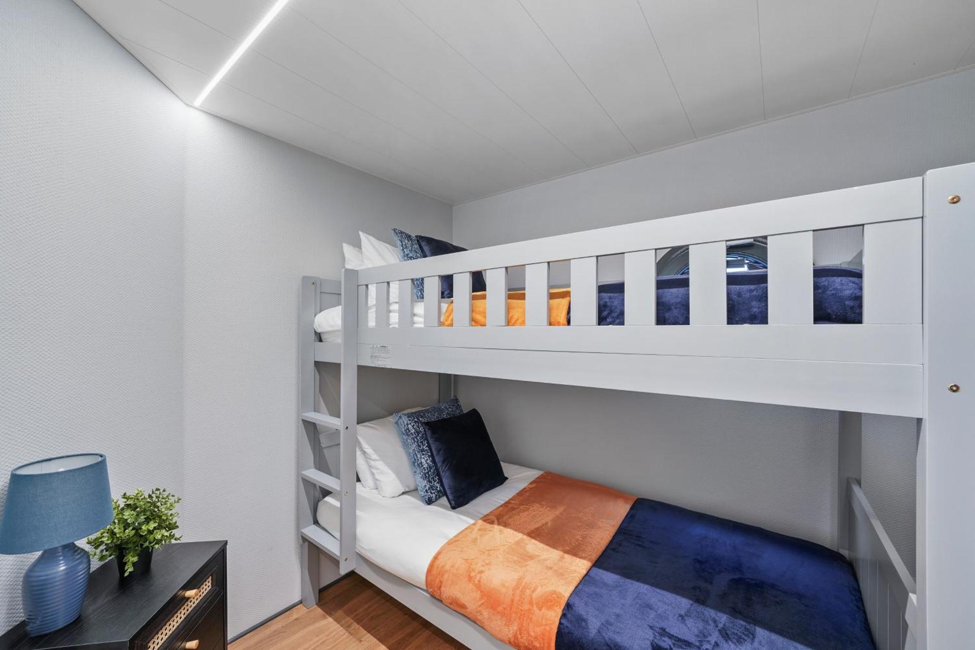 Unique Water Lodge In London - Sleeps 6 ภายนอก รูปภาพ