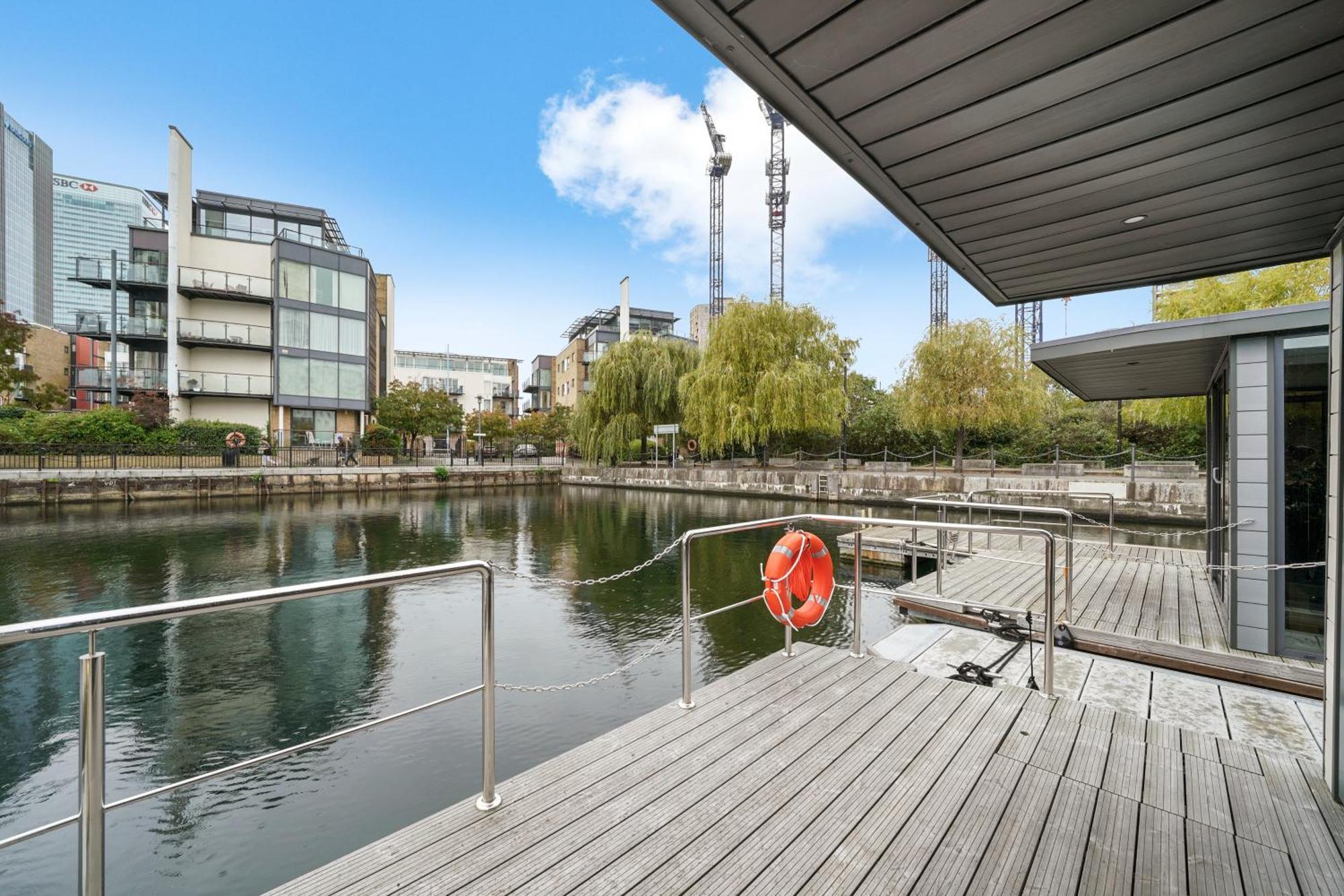 Unique Water Lodge In London - Sleeps 6 ภายนอก รูปภาพ
