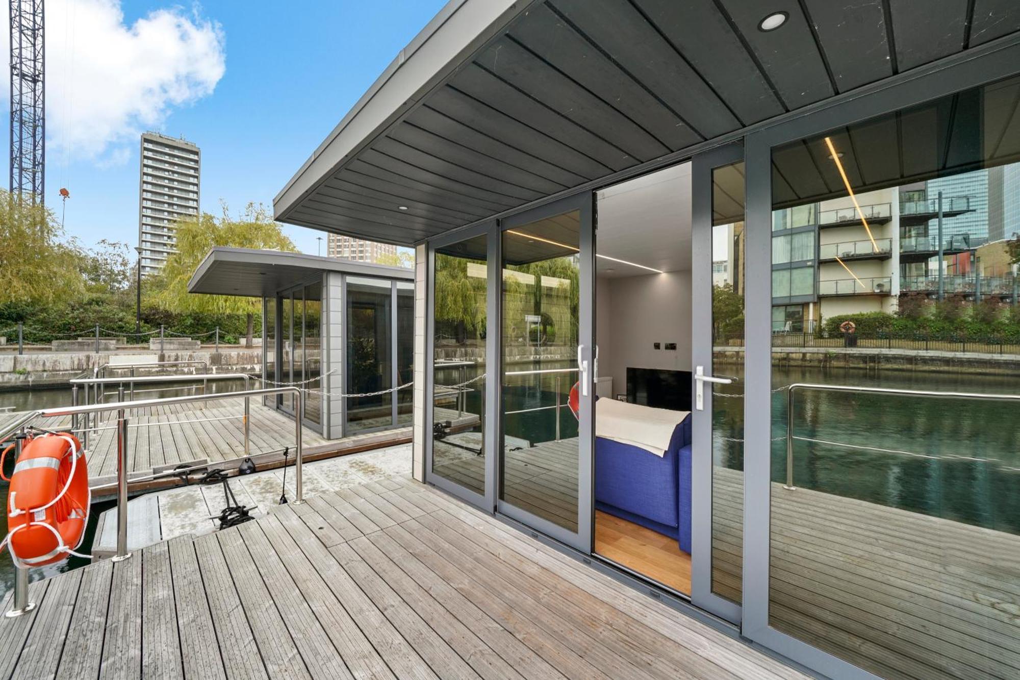 Unique Water Lodge In London - Sleeps 6 ภายนอก รูปภาพ